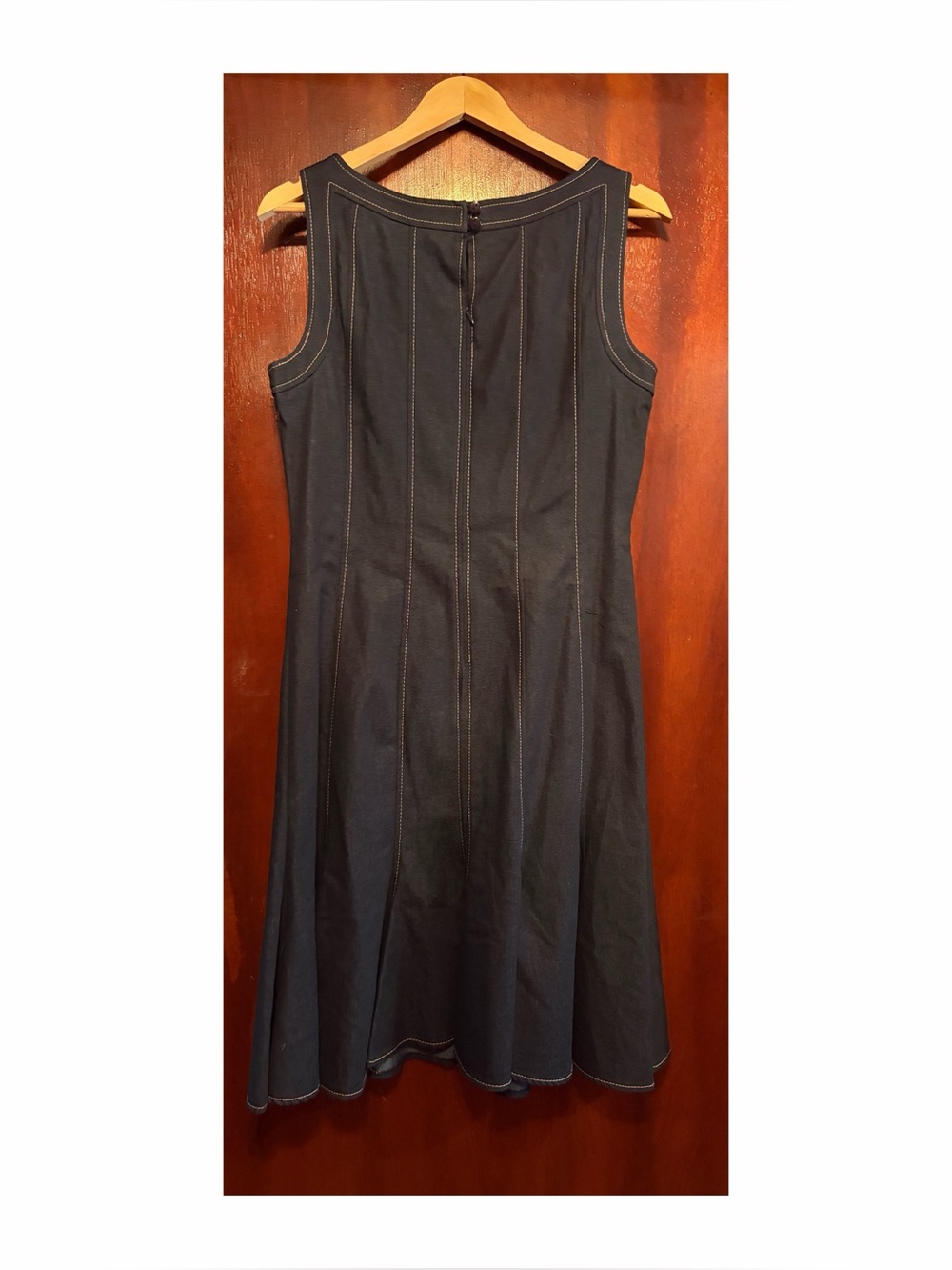 Women’s Sandra Darren Classic Sleeveless Navy Stitch-Detail Dress